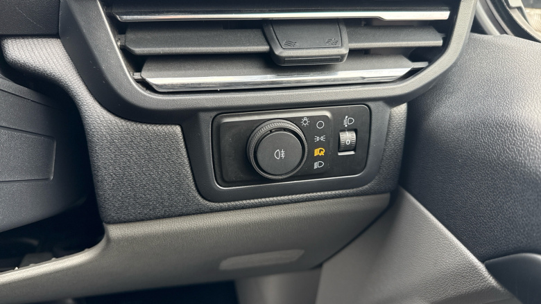 Ford Tourneo Custom 320 L2 Diesel Fwd 2.0 EcoBlue 136ps H1 Titanium 8 seater Auto